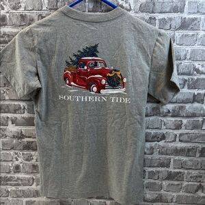 NWT Southern Tide‎ Christmas Gray Tee with Red Truck Design